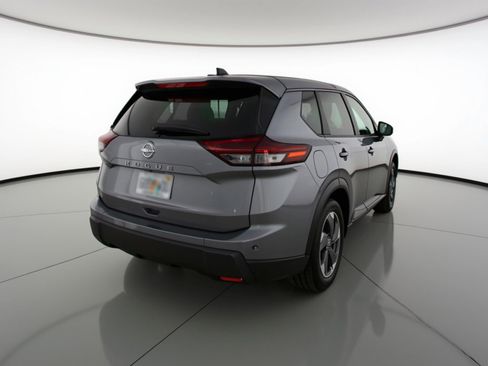 Used 2025 Nissan Rogue SV FWD image 9