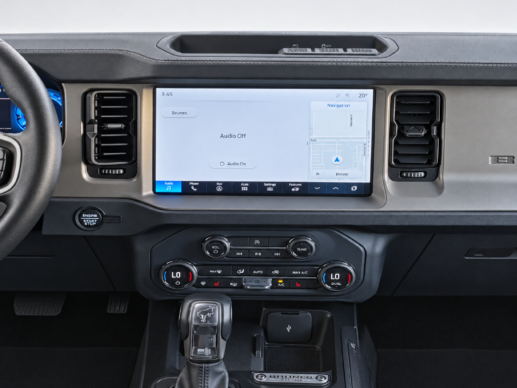 Used 2025 Ford Bronco Outer Banks AWD/4WD image 17