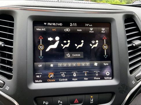 Used 2023 Jeep Cherokee Altitude Lux AWD/4WD image 24