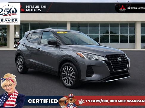 Used 2021 Nissan Kicks SV FWD image 1