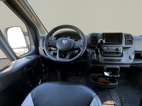 Used 2023 RAM ProMaster 2500 w/ Driver Convenience Group FWD image 8