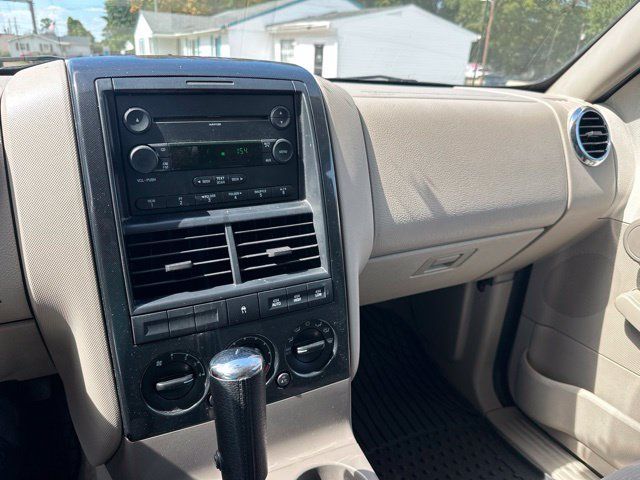 Used 2006 Ford Explorer XLT AWD/4WD image 14