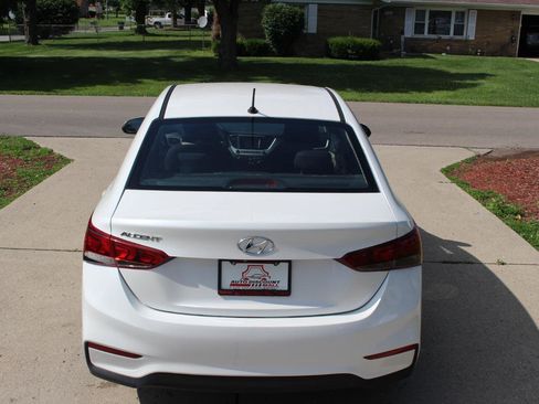 Used 2019 Hyundai Accent SE FWD image 9