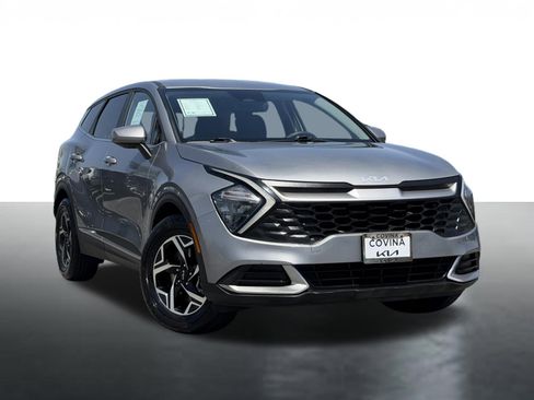 Used 2023 Kia Sportage LX FWD image 2