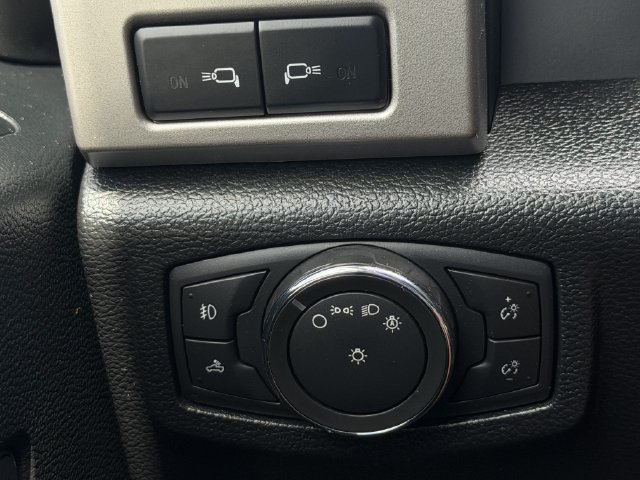 Used 2015 Ford F150 Lariat w/ Equipment Group 502A Luxury RWD image 20