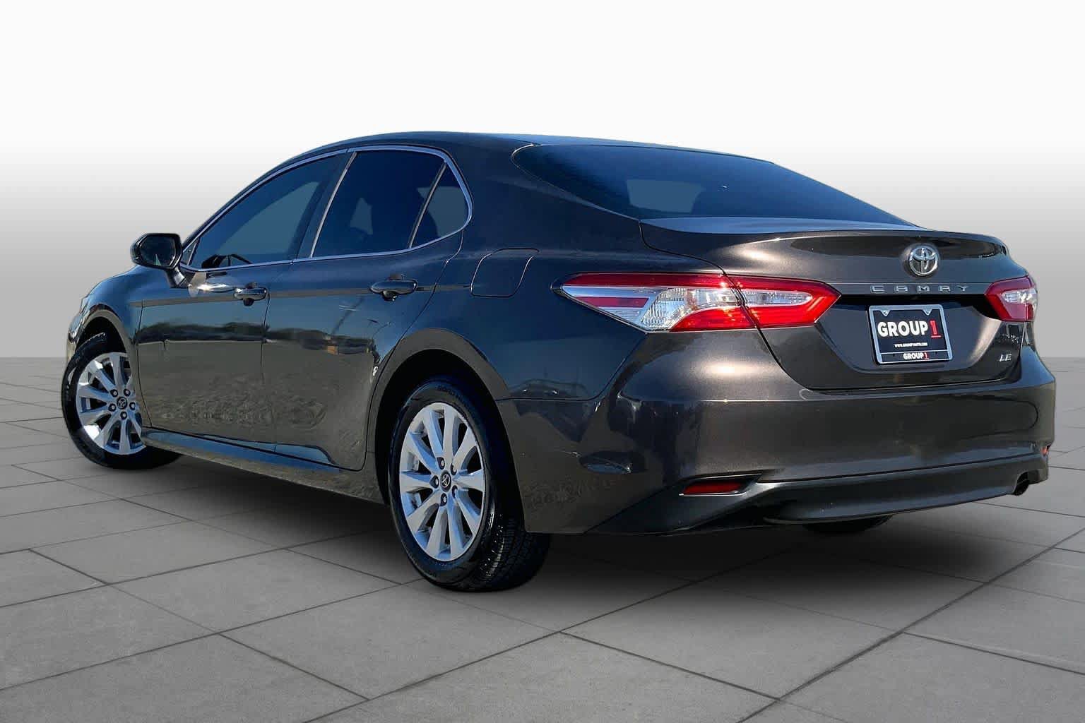 Used 2018 Toyota Camry LE FWD image 12