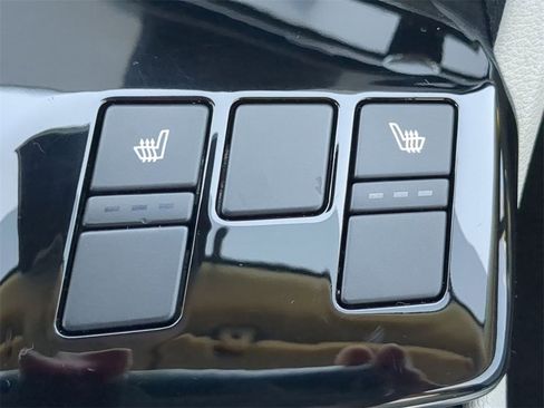 Used 2025 Kia Sportage EX image 24