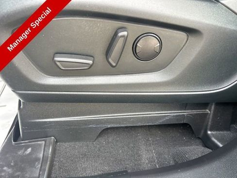 Used 2022 Ford Explorer XLT w/ Equipment Group 202A RWD image 15