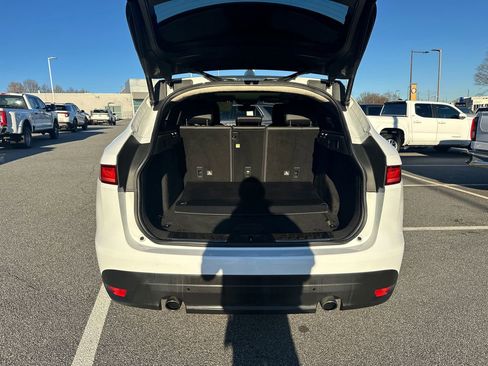 Used 2019 Jaguar F-PACE Premium image 18