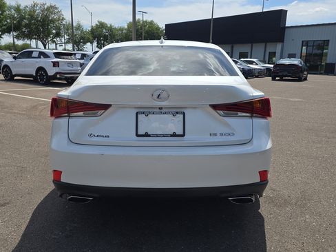 Used 2018 Lexus IS 300 image 7