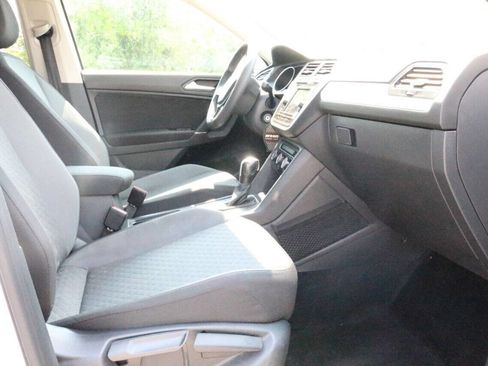 Used 2020 Volkswagen Tiguan S image 19