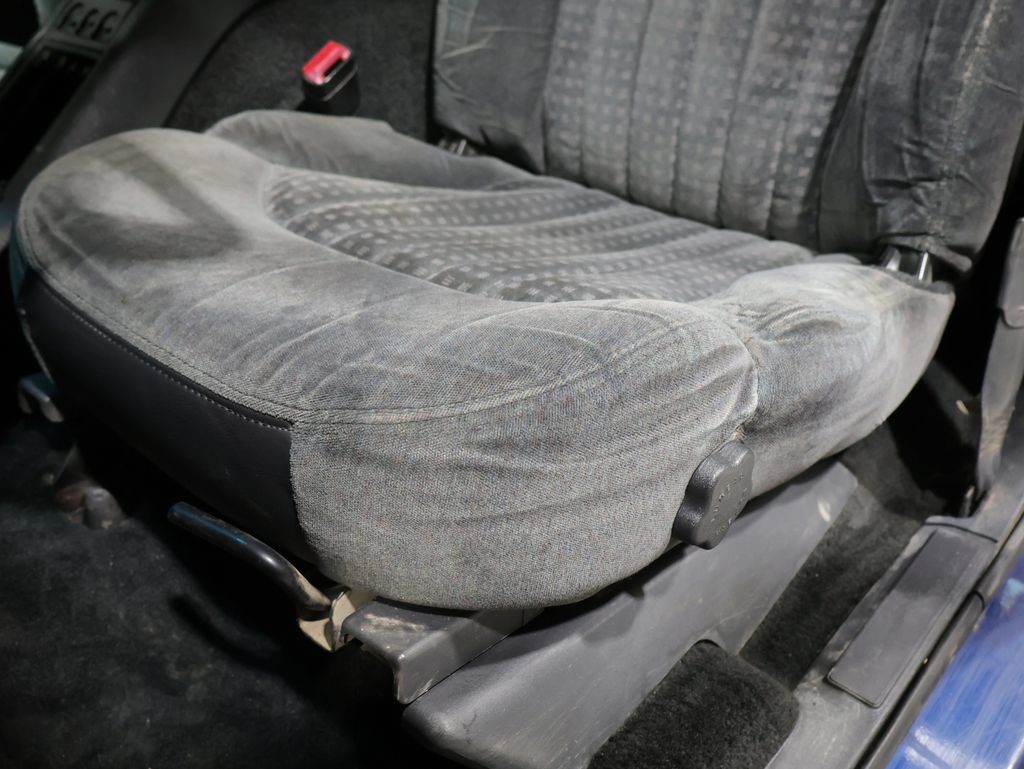 Used 2000 Chevrolet Blazer LS w/ LS Preferred Equipment Group AWD/4WD image 19