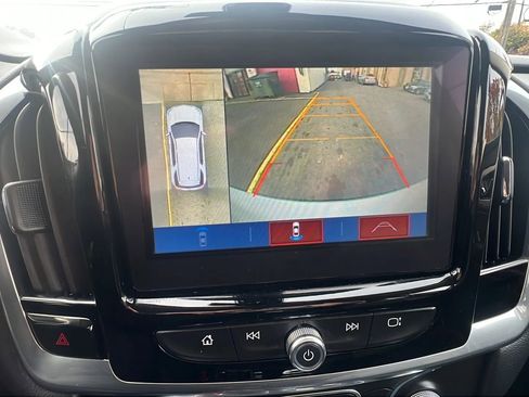 Used 2019 Chevrolet Traverse LT w/ LT Premium Package image 22