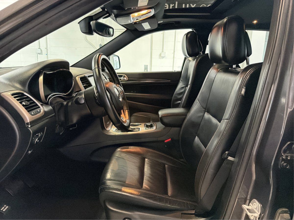 Used 2017 Jeep Grand Cherokee Limited AWD/4WD image 9