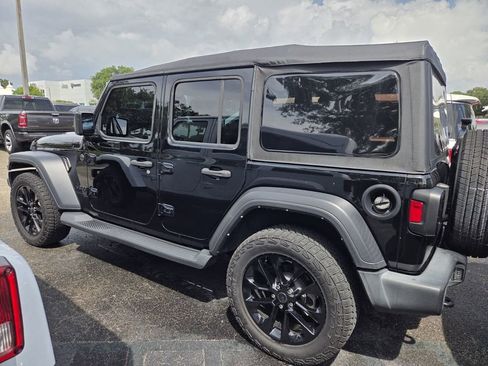 Used 2023 Jeep Wrangler Unlimited Sport AWD/4WD image 5
