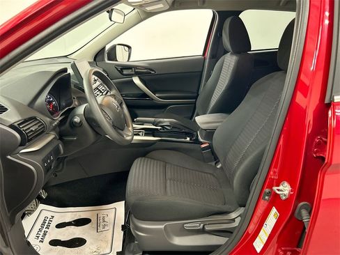 Used 2023 Mitsubishi Eclipse Cross LE image 9