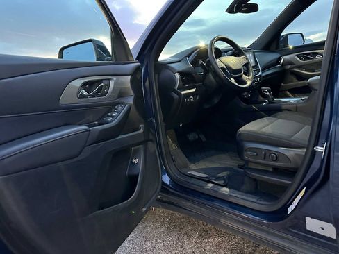 Used 2023 Chevrolet Traverse LT w/ LPO, Floor Liner Package image 21