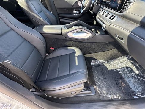 Certified 2025 Mercedes-Benz GLS 450 4MATIC image 15
