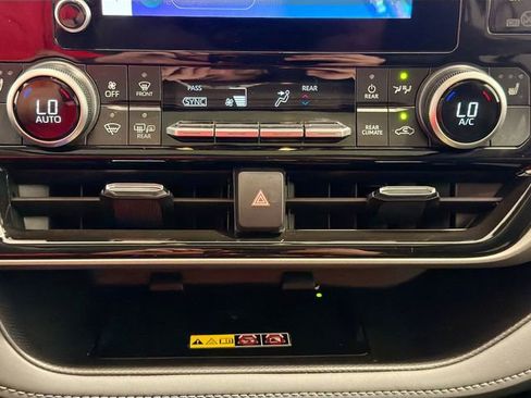 Certified 2026 Toyota Highlander XLE AWD/4WD image 16
