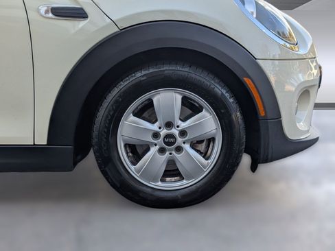 Used 2020 MINI Cooper 4-Door Hardtop w/ Storage Package image 10