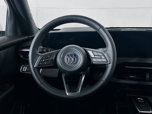 Used 2025 Buick Enclave Preferred image 18