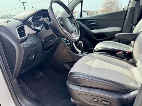 Used 2020 Chevrolet Trax LT w/ Driver Confidence Package image 16