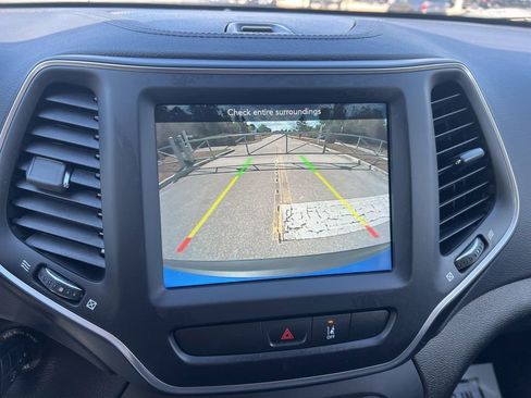 Certified 2022 Jeep Cherokee Latitude image 41