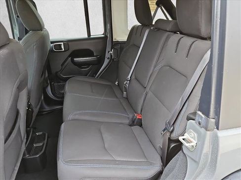 Used 2023 Jeep Wrangler Unlimited Rubicon 4xe w/ Cold Weather Group AWD/4WD image 19