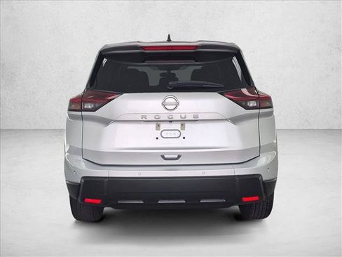 Used 2024 Nissan Rogue S FWD image 7