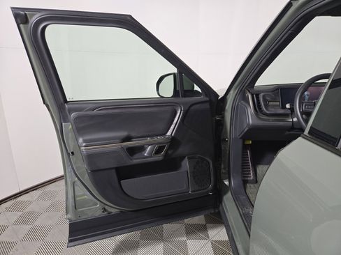 Used 2022 Rivian R1S Launch Edition image 16