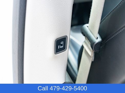Used 2023 Chrysler Pacifica Touring-L FWD image 37