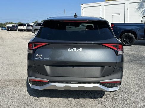 Used 2025 Kia Sportage EX FWD image 6