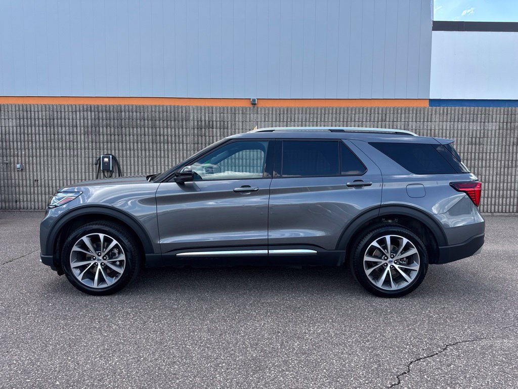 Used 2025 Ford Explorer Platinum w/ Ultimate Package AWD/4WD image 4