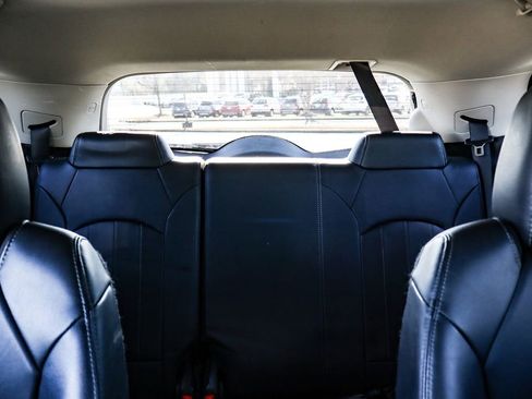 Used 2017 Buick Enclave Premium image 19