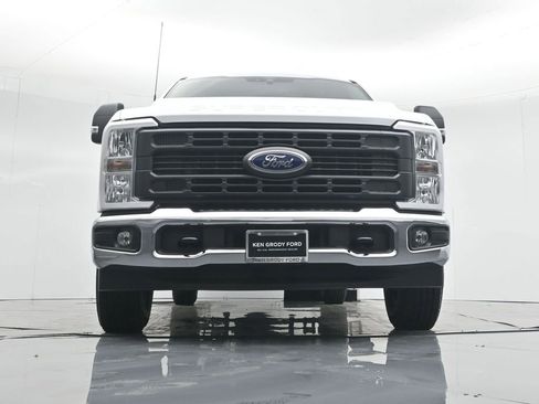 New 2026 Ford F350 XL w/ XL Chrome Package image 47