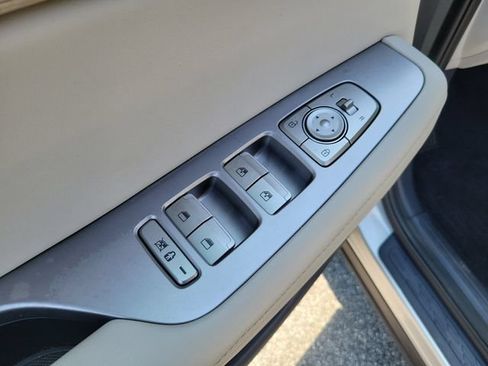 Used 2022 Hyundai Palisade SEL w/ Premium Package FWD image 9
