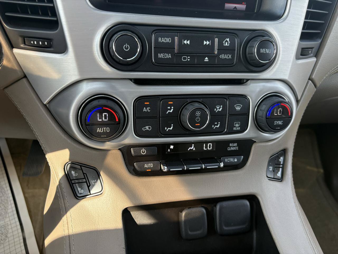 Used 2015 GMC Yukon SLT w/ Open Road Package AWD/4WD image 26