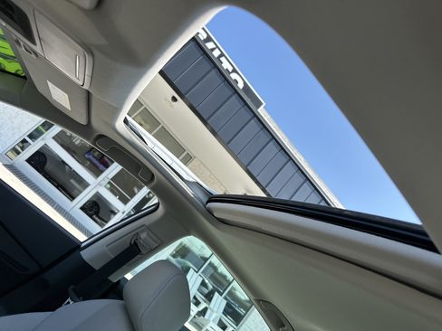 Used 2025 Honda Accord Touring image 11