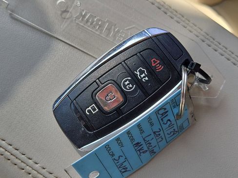 Used 2017 Lincoln MKC Premiere image 31