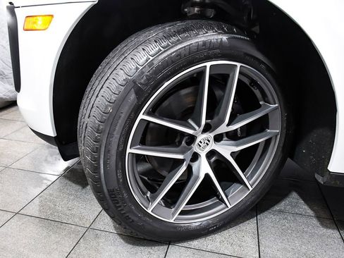 Used 2022 Porsche Macan AWD/4WD image 7
