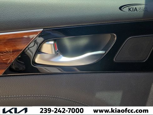Used 2017 Kia Cadenza Technology FWD image 15
