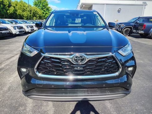 Used 2022 Toyota Highlander Platinum AWD/4WD image 9