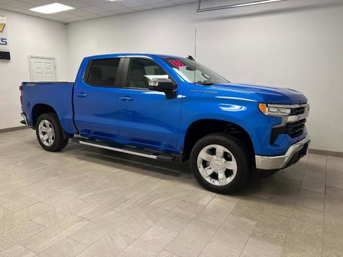 Used 2025 Chevrolet Silverado 1500 LT AWD/4WD image 7
