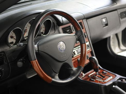 Used 2002 Mercedes-Benz SLK 320 image 17