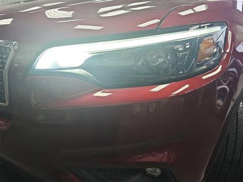 Used 2019 Jeep Cherokee Latitude w/ Cold Weather Group image 29