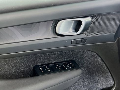 Used 2023 Volvo XC40 Recharge Core image 19