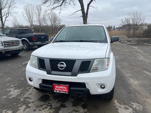 Used 2012 Nissan Frontier SV w/ Sport Appearance Pkg image 2
