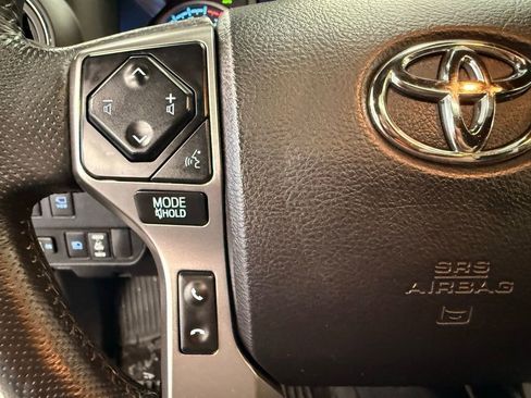 Used 2021 Toyota Tacoma Limited image 25