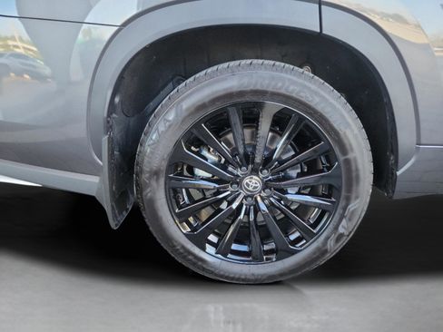 Certified 2025 Toyota Highlander XSE image 11