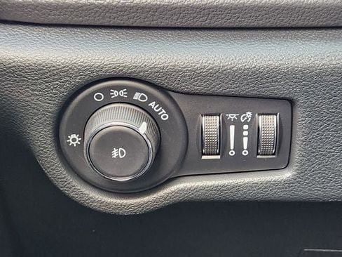 New 2026 Chrysler Pacifica Select w/ S Appearance Package image 17